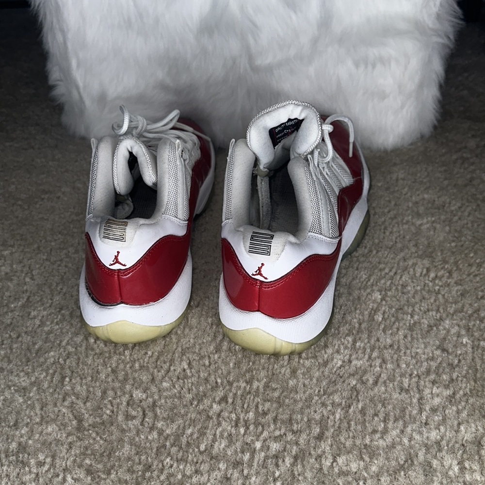 Jordan 11 Retro Low Cherry (2016) - Picture 6 of 6
